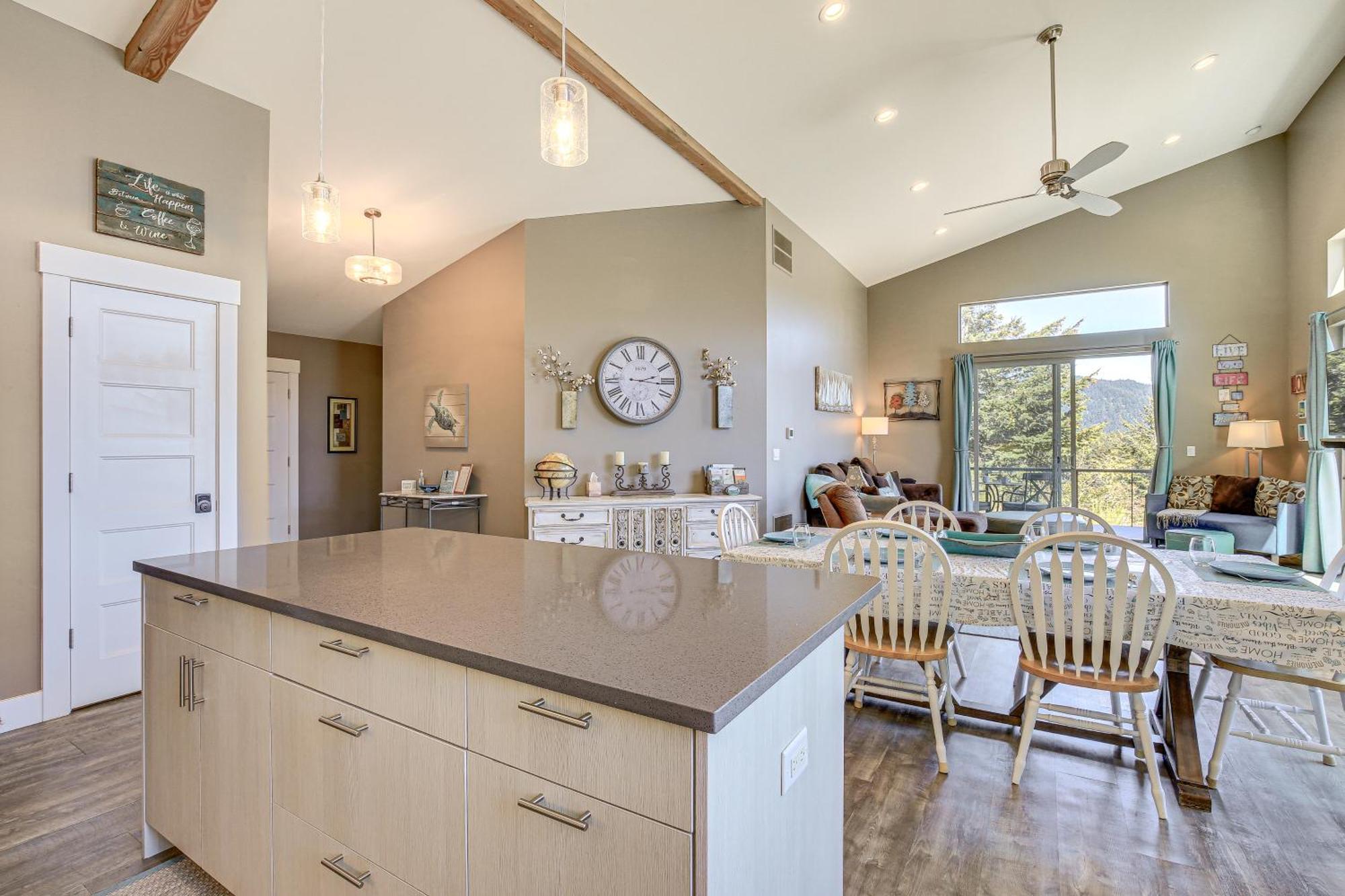 Gorge Retreat - Modern Carson Home With Mtn Views! Exterior photo