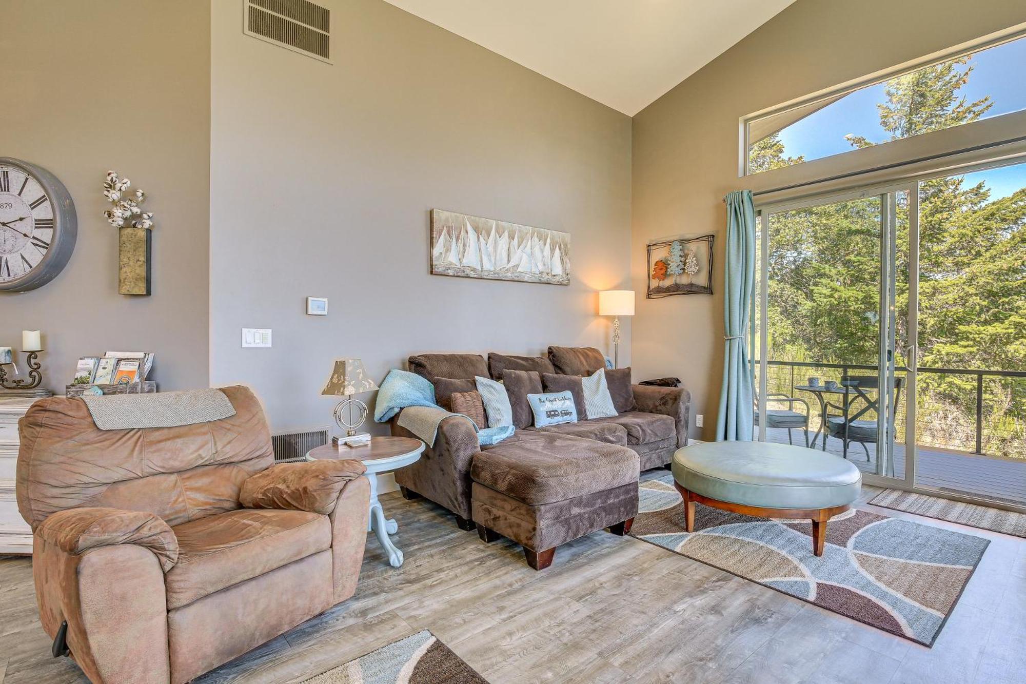 Gorge Retreat - Modern Carson Home With Mtn Views! Exterior photo